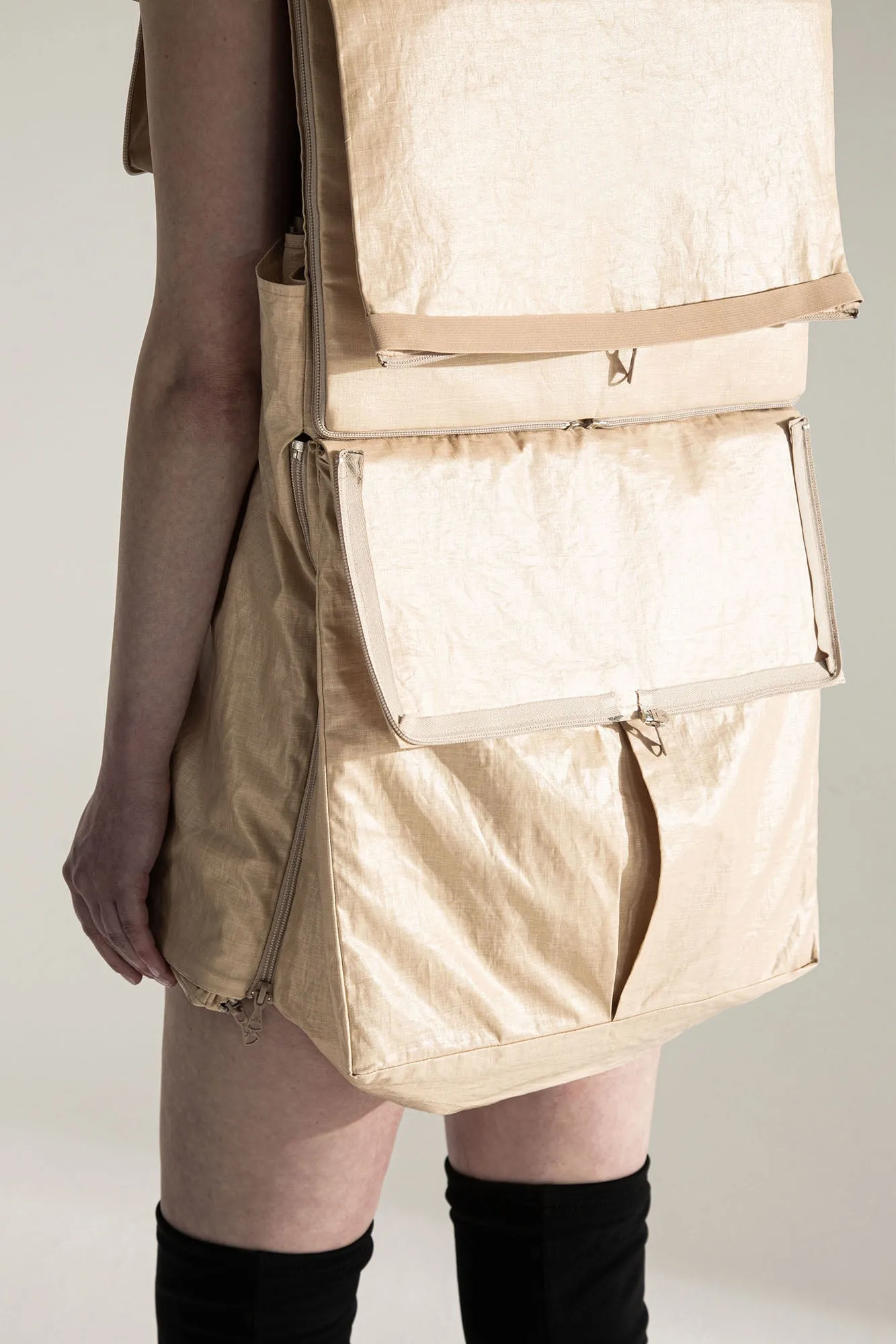 CONTAINER 5-way transforming piece: dress / vest