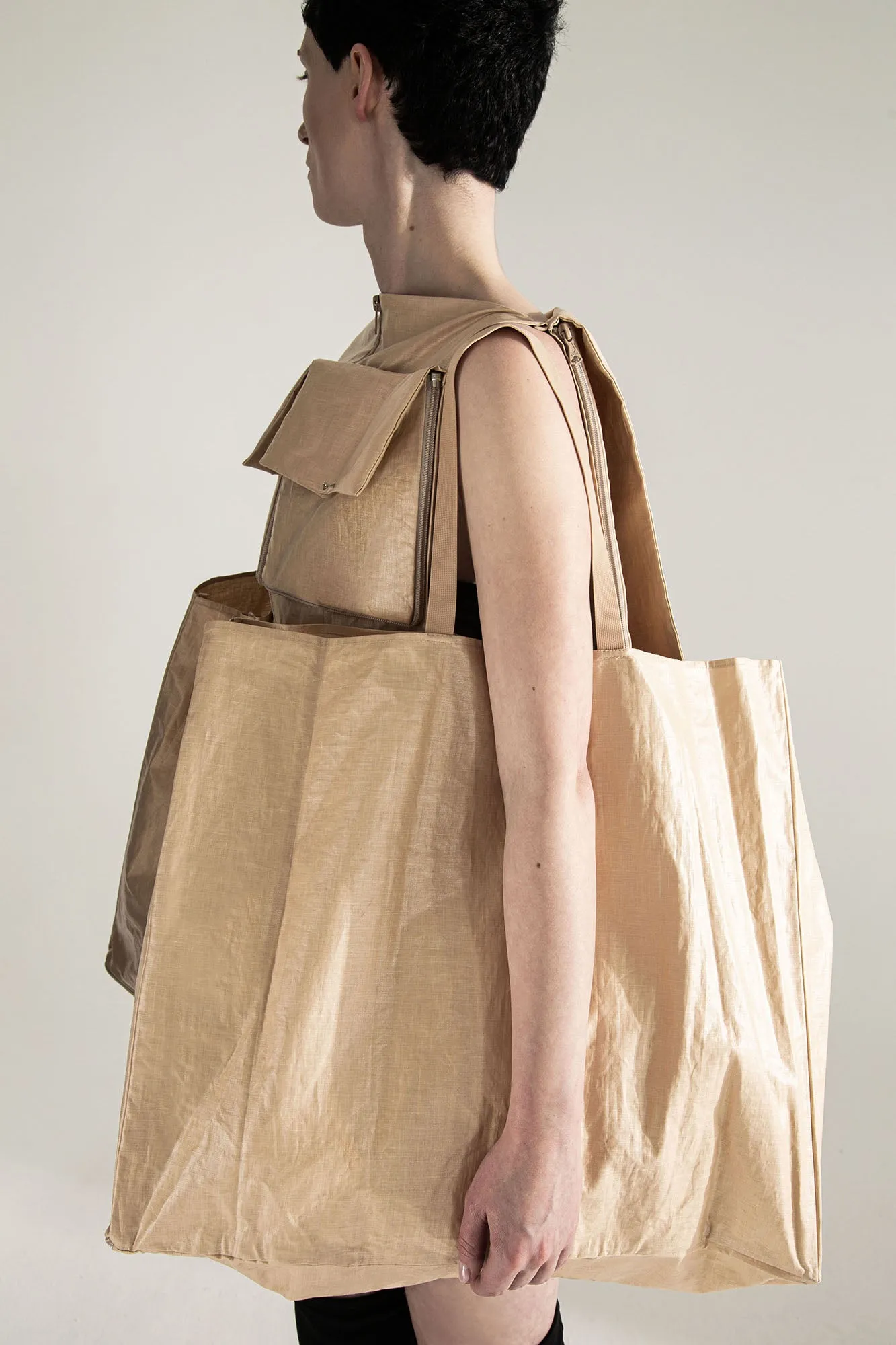 CONTAINER 5-way transforming piece: dress / vest