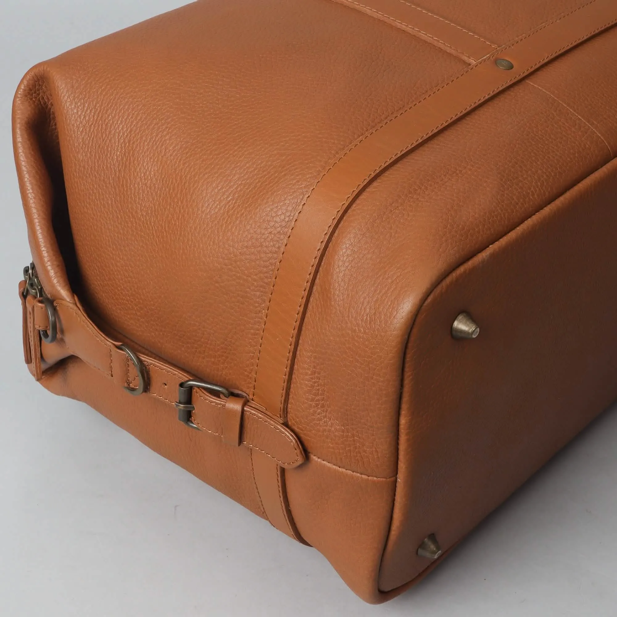 Vintage Elegance Full Grain Leather Weekend Travel Bag
