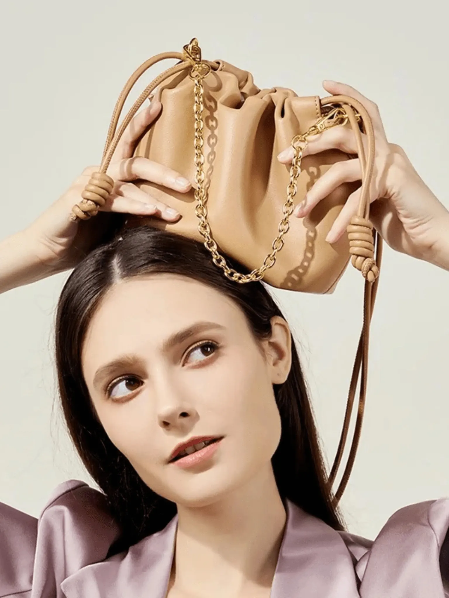 Vivienne | Drawstring Chain Crossbody Bag